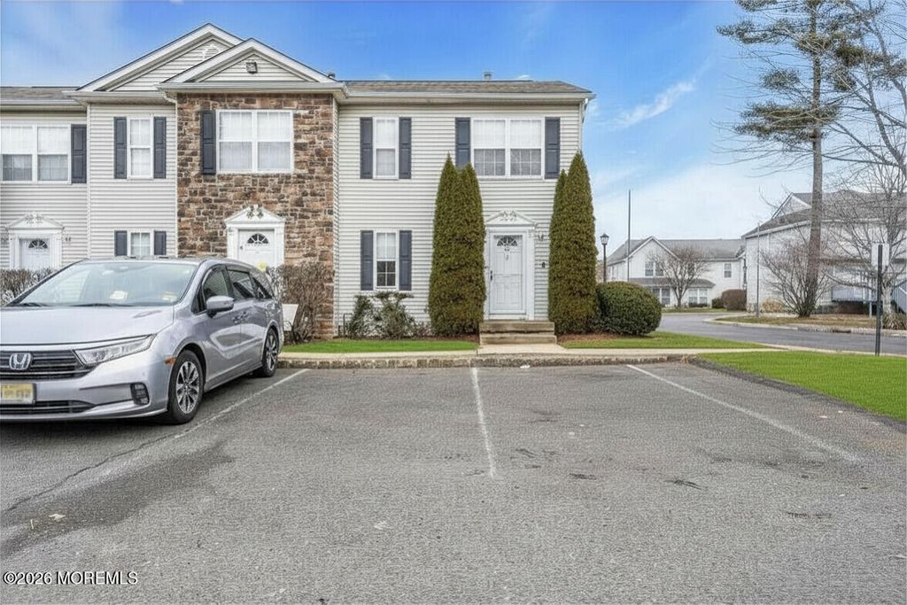 59 Aspen Court, Lakewood, NJ 08701