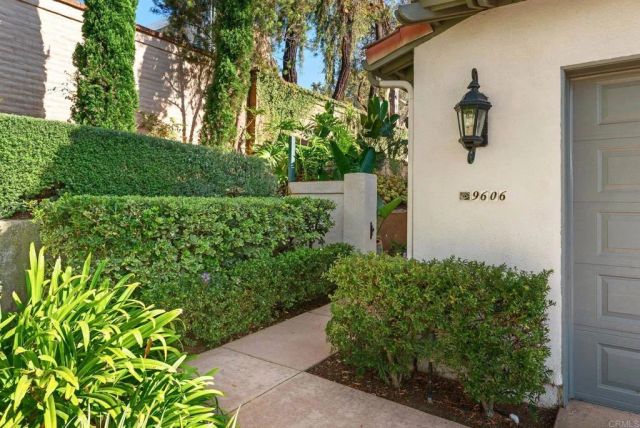 9606 Claiborne Square, La Jolla, CA 92037