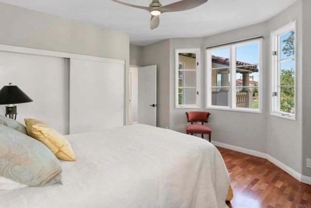 9606 Claiborne Square, La Jolla, CA 92037