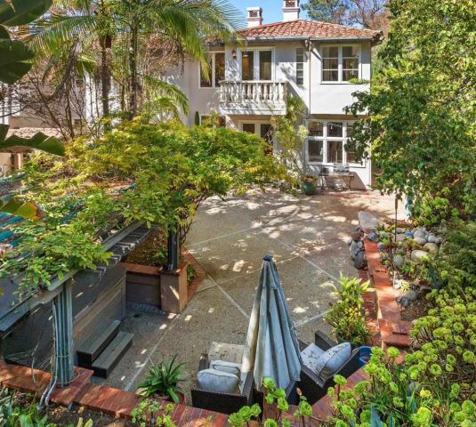 9606 Claiborne Square, La Jolla, CA 92037