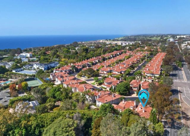 9606 Claiborne Square, La Jolla, CA 92037