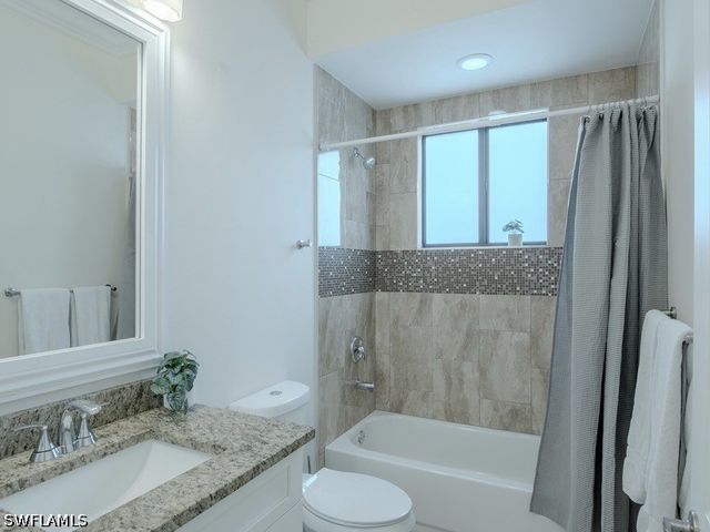 631 100th AVE N, Naples, FL 34108