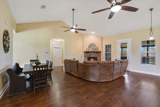 212 Christine LN, Liberty Hill, TX 78642
