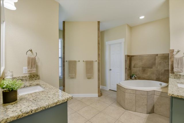 212 Christine LN, Liberty Hill, TX 78642