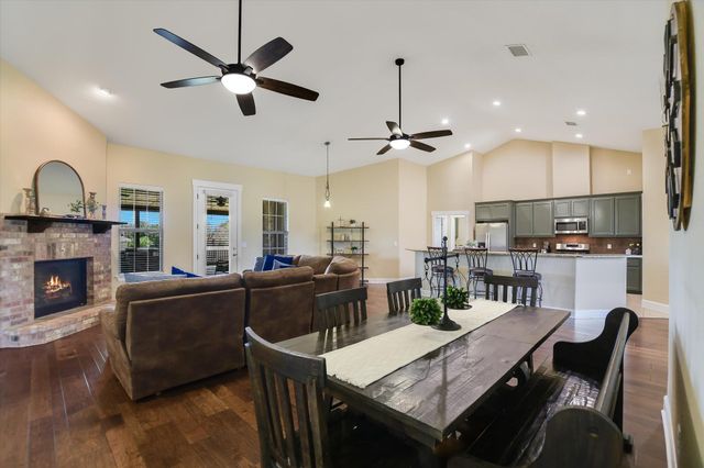 212 Christine LN, Liberty Hill, TX 78642