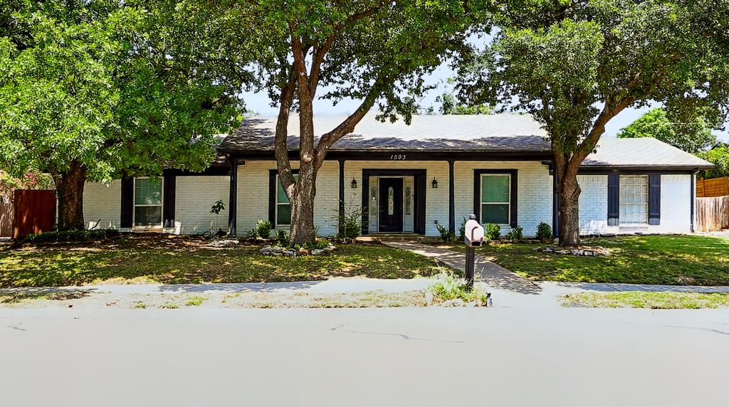 1503 Woodvine Drive, Euless, TX 76040 — exterior