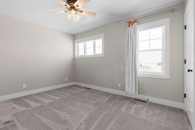 5485 N AMETHYST DRIVE, Appleton, WI 54913