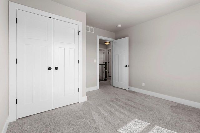 5485 N AMETHYST DRIVE, Appleton, WI 54913