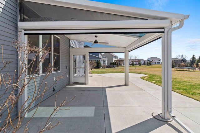 5485 N AMETHYST DRIVE, Appleton, WI 54913
