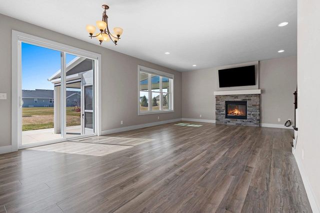 5485 N AMETHYST DRIVE, Appleton, WI 54913