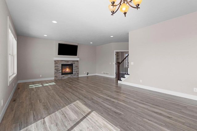5485 N AMETHYST DRIVE, Appleton, WI 54913