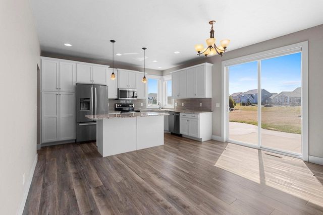 5485 N AMETHYST DRIVE, Appleton, WI 54913