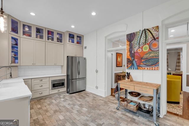 216 W Gaston Street, Savannah, GA 31401