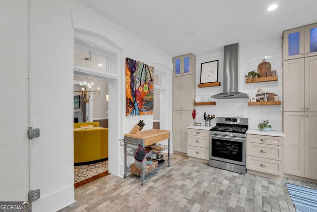 216 W Gaston Street, Savannah, GA 31401