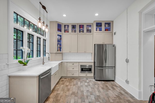 216 W Gaston Street, Savannah, GA 31401