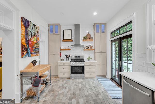 216 W Gaston Street, Savannah, GA 31401