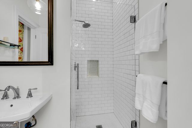 216 W Gaston Street, Savannah, GA 31401