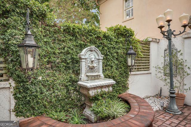 216 W Gaston Street, Savannah, GA 31401