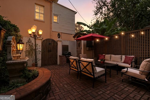 216 W Gaston Street, Savannah, GA 31401