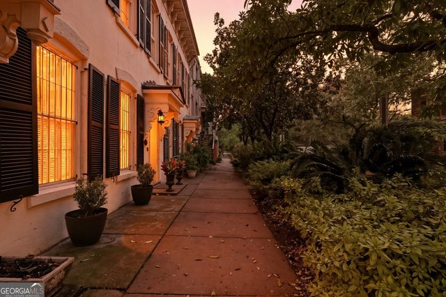 216 W Gaston Street, Savannah, GA 31401