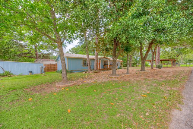 104 W Paradise Drive, Trinity, TX 75862