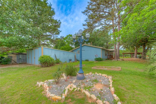 104 W Paradise Drive, Trinity, TX 75862