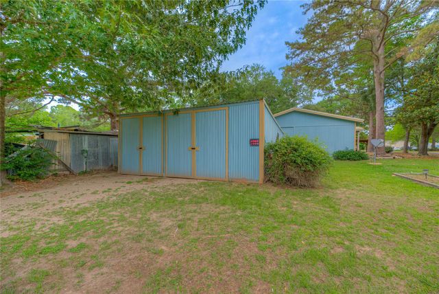 104 W Paradise Drive, Trinity, TX 75862