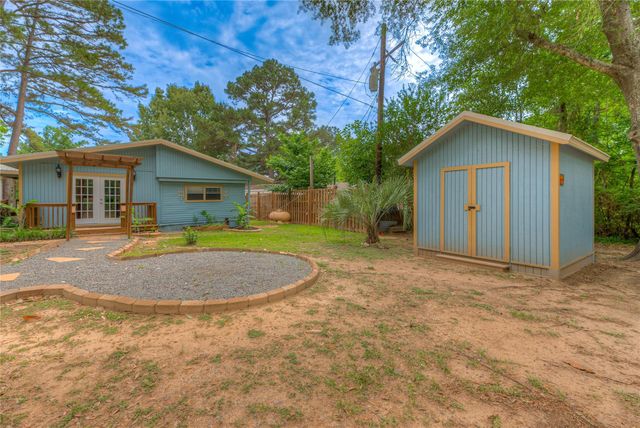 104 W Paradise Drive, Trinity, TX 75862