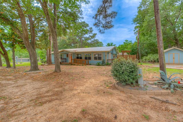 104 W Paradise Drive, Trinity, TX 75862