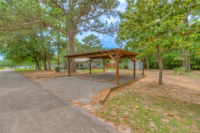 104 W Paradise Drive, Trinity, TX 75862