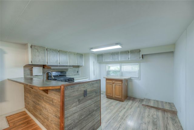 104 W Paradise Drive, Trinity, TX 75862