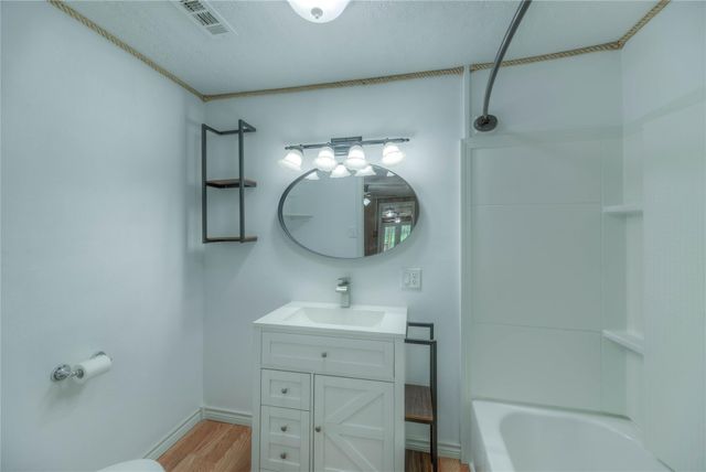 104 W Paradise Drive, Trinity, TX 75862