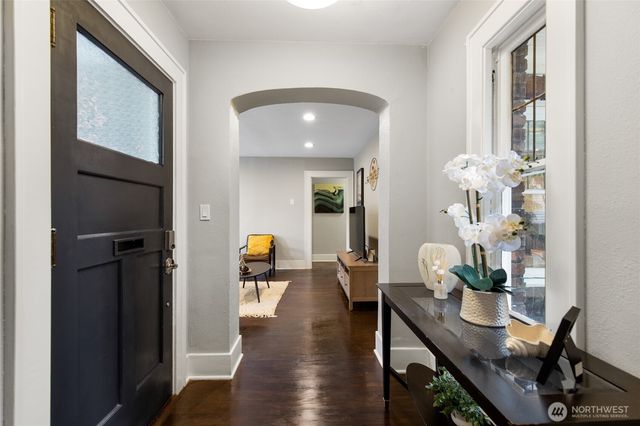 10124 3rd Avenue NW, Seattle, WA 98177