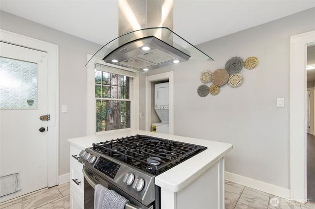 10124 3rd Avenue NW, Seattle, WA 98177