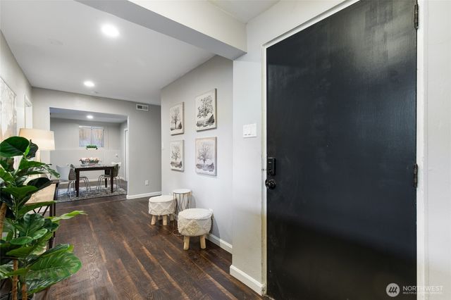 10124 3rd Avenue NW, Seattle, WA 98177