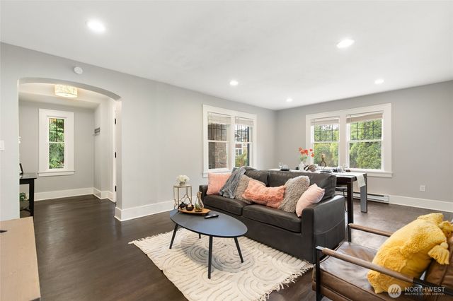 10124 3rd Avenue NW, Seattle, WA 98177