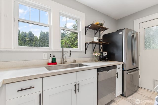 10124 3rd Avenue NW, Seattle, WA 98177