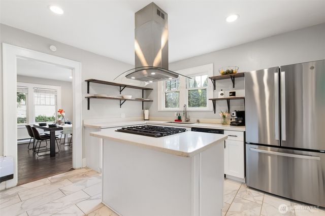 10124 3rd Avenue NW, Seattle, WA 98177