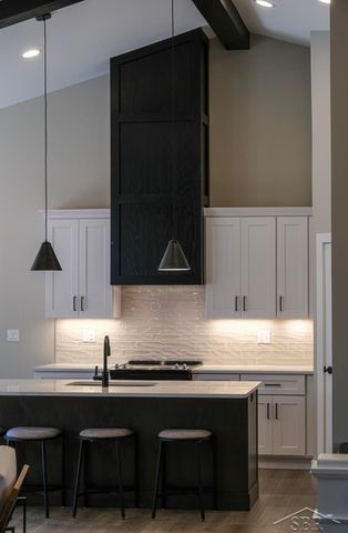 2251 Creekmore Lane, Bay City, MI 48706