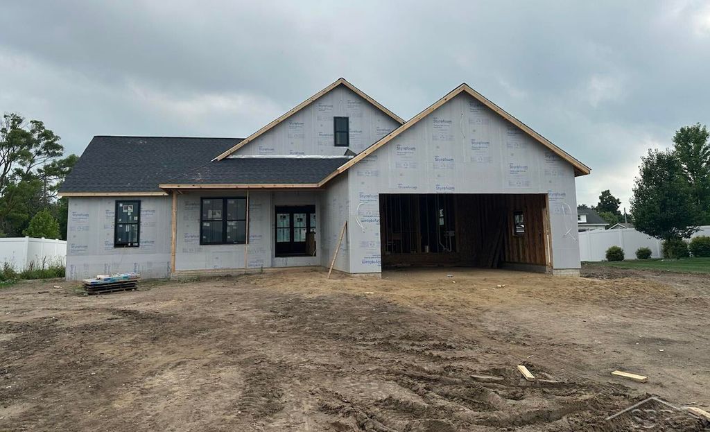 2251 Creekmore Lane, Bay City, MI 48706