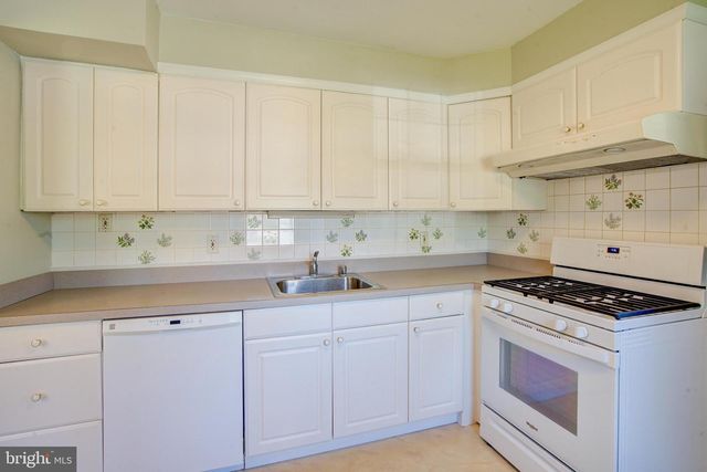 9005 TAMMY RD, Baltimore, MD 21236