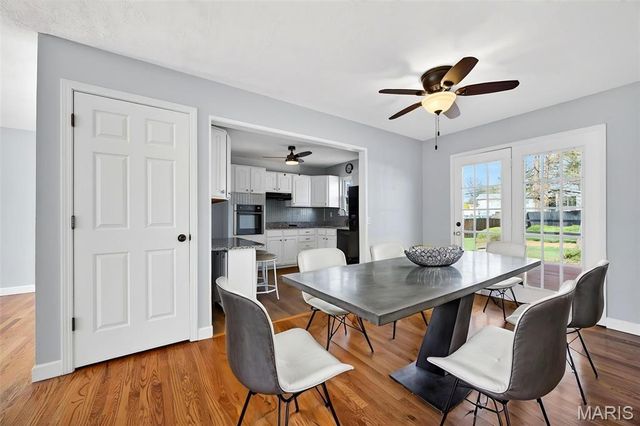 12030 Bennington Place, Maryland Heights, MO 63043