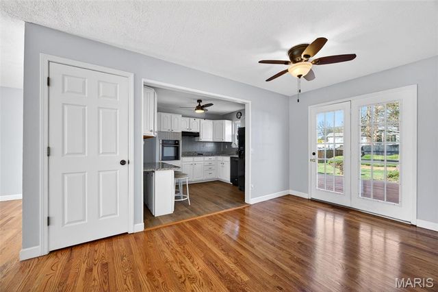 12030 Bennington Place, Maryland Heights, MO 63043