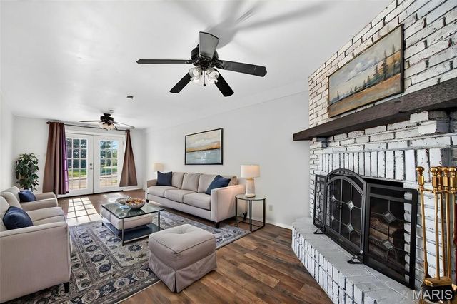 12030 Bennington Place, Maryland Heights, MO 63043