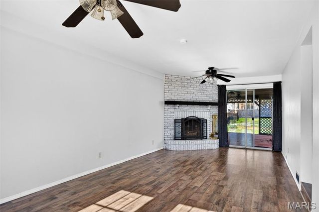 12030 Bennington Place, Maryland Heights, MO 63043