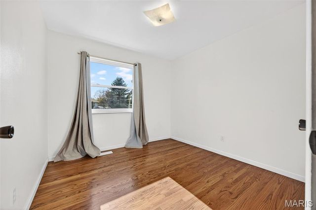 12030 Bennington Place, Maryland Heights, MO 63043