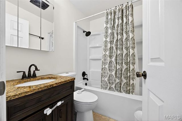 12030 Bennington Place, Maryland Heights, MO 63043