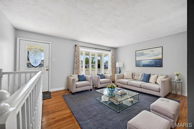 12030 Bennington Place, Maryland Heights, MO 63043