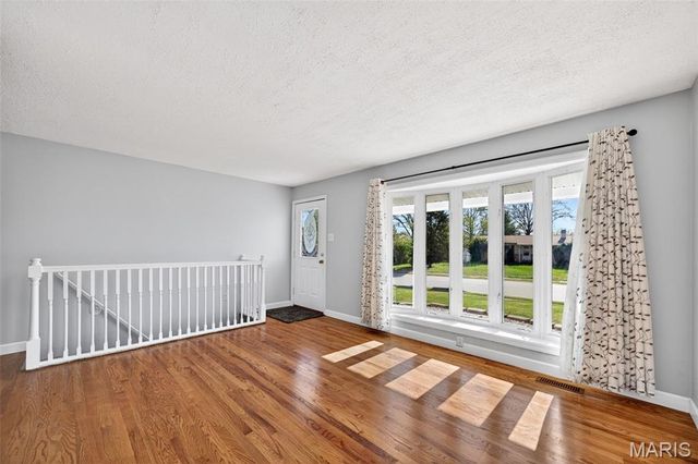 12030 Bennington Place, Maryland Heights, MO 63043