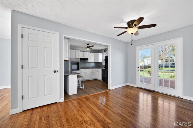 12030 Bennington Place, Maryland Heights, MO 63043